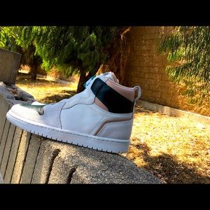 Air jordan 1 mystic green